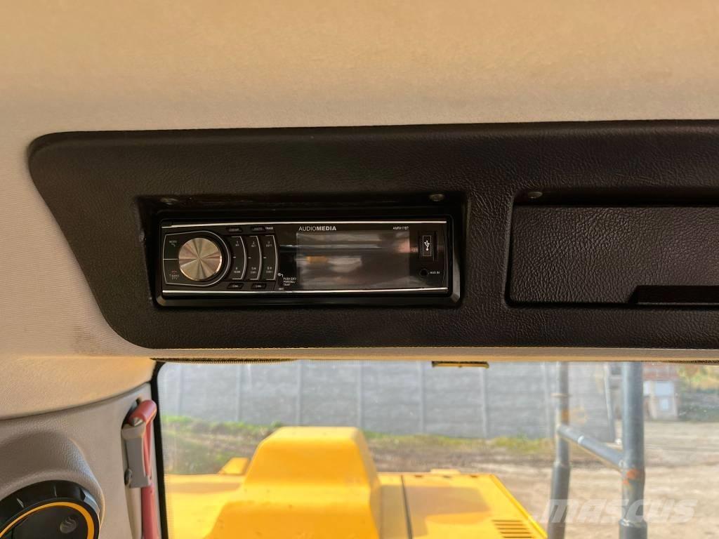 JCB 220X C 4F Koparki gąsienicowe