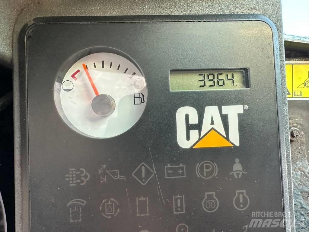 CAT 246 C Ładowarki burtowe