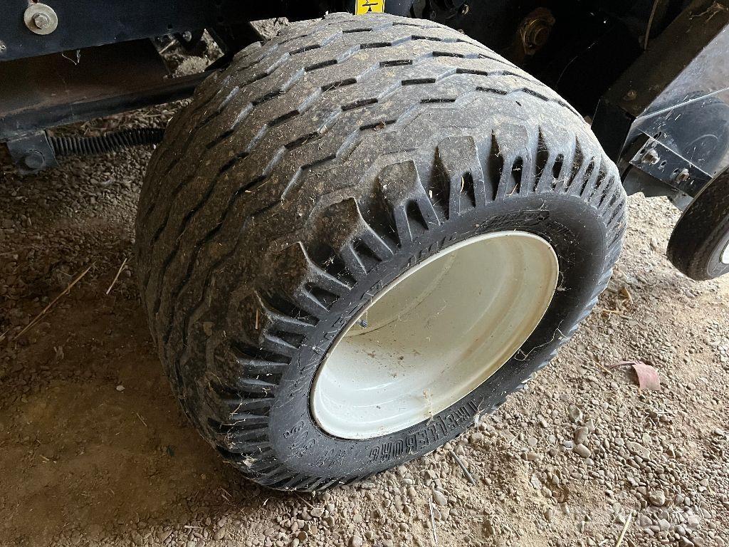 New Holland BR750A Prasy zwijające