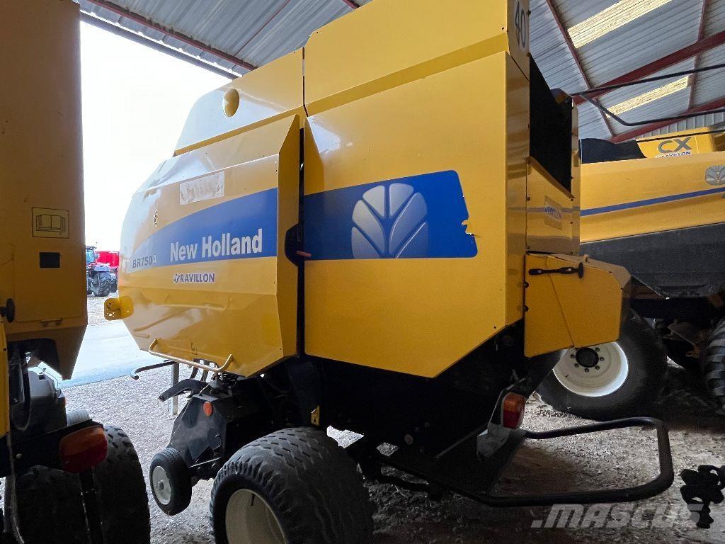 New Holland BR750A Prasy zwijające