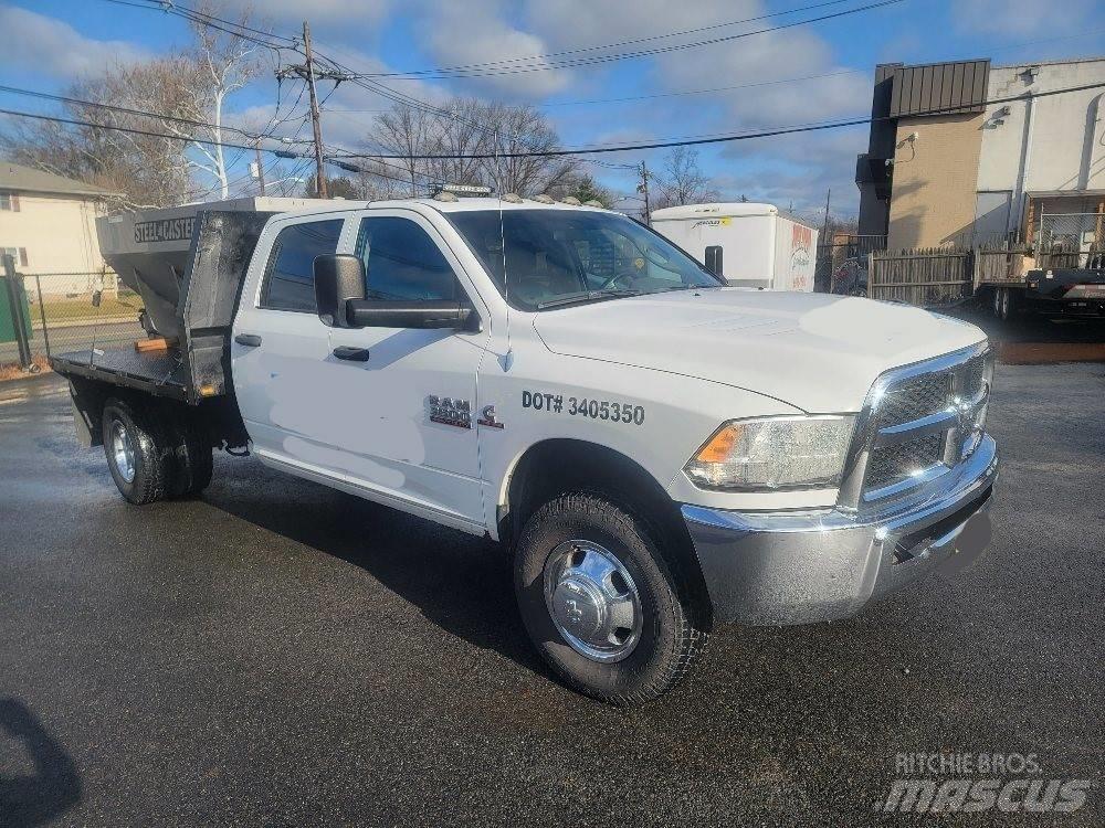 Dodge Ram 3500 Ciężarówki typu Platforma / Skrzynia