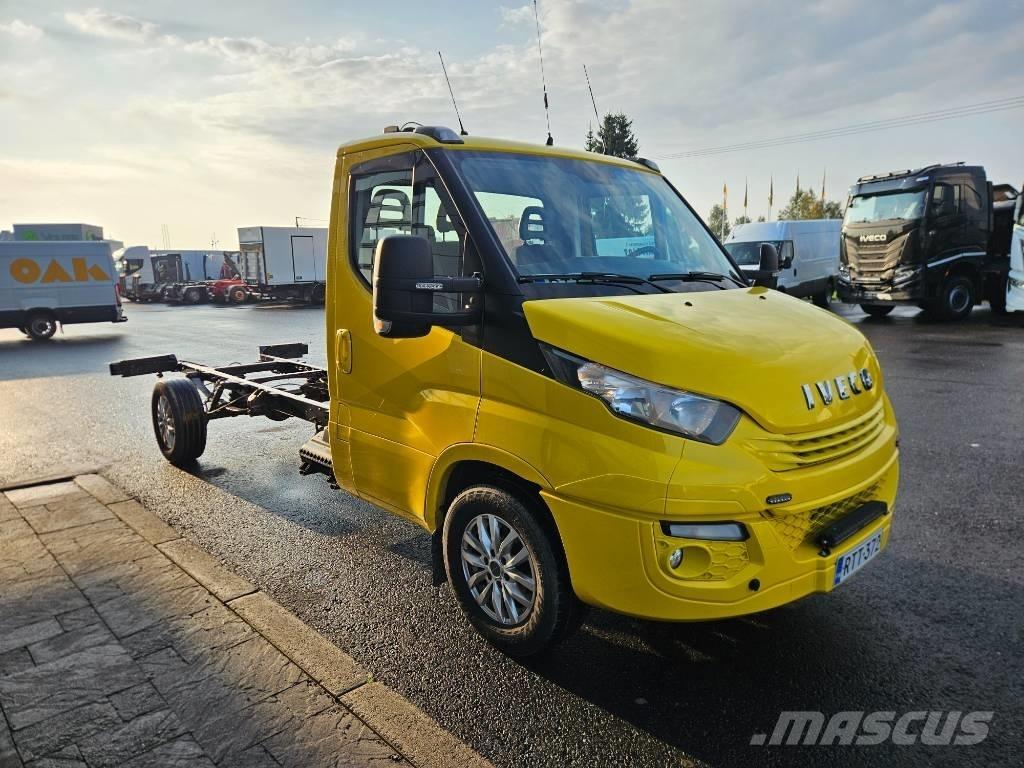 Iveco 35S18 Samochody dostawcze ze skrzynią zamkniętą