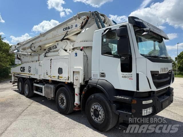 Iveco Trakker 450 Inne