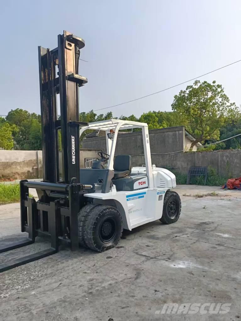 TCM FD 70 Z8 Samochody ciężarowe ze skrzynią zamkniętą