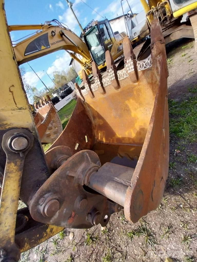 New Holland E 305 Koparki gąsienicowe