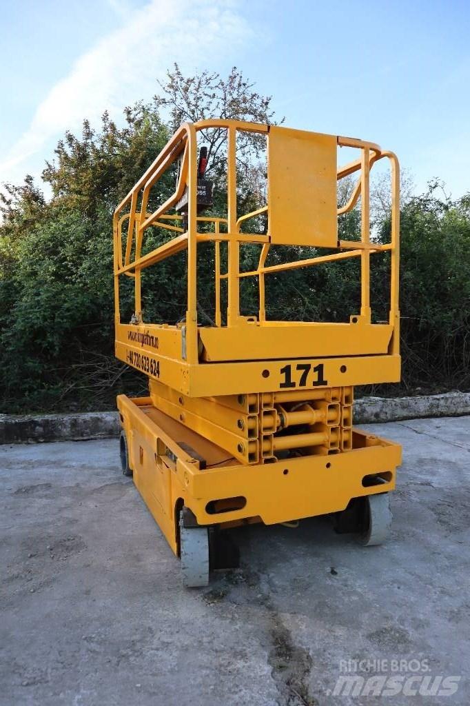 Haulotte Compact 10 Podnośniki nożycowe
