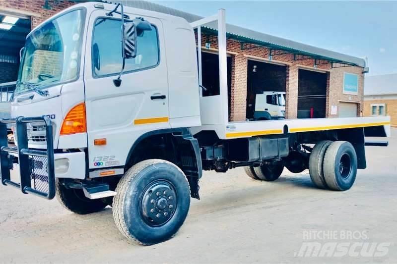 Hino 500 1322 4x4 Inne