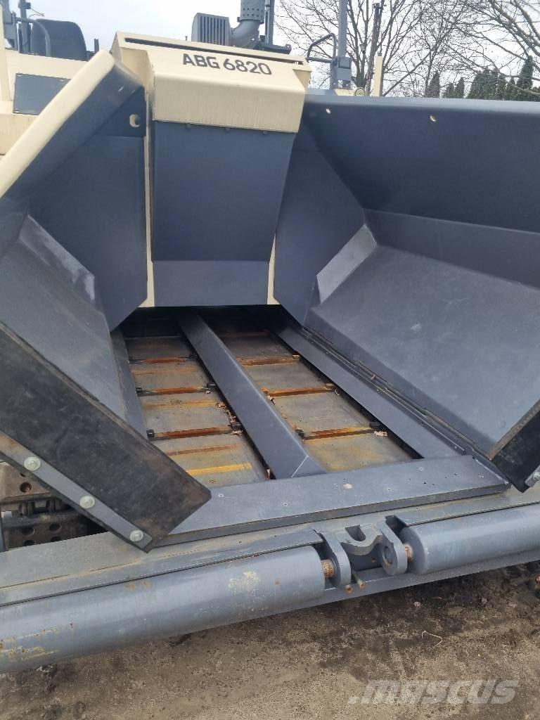 Volvo Titan 6820 Rozściełacze do asfaltu