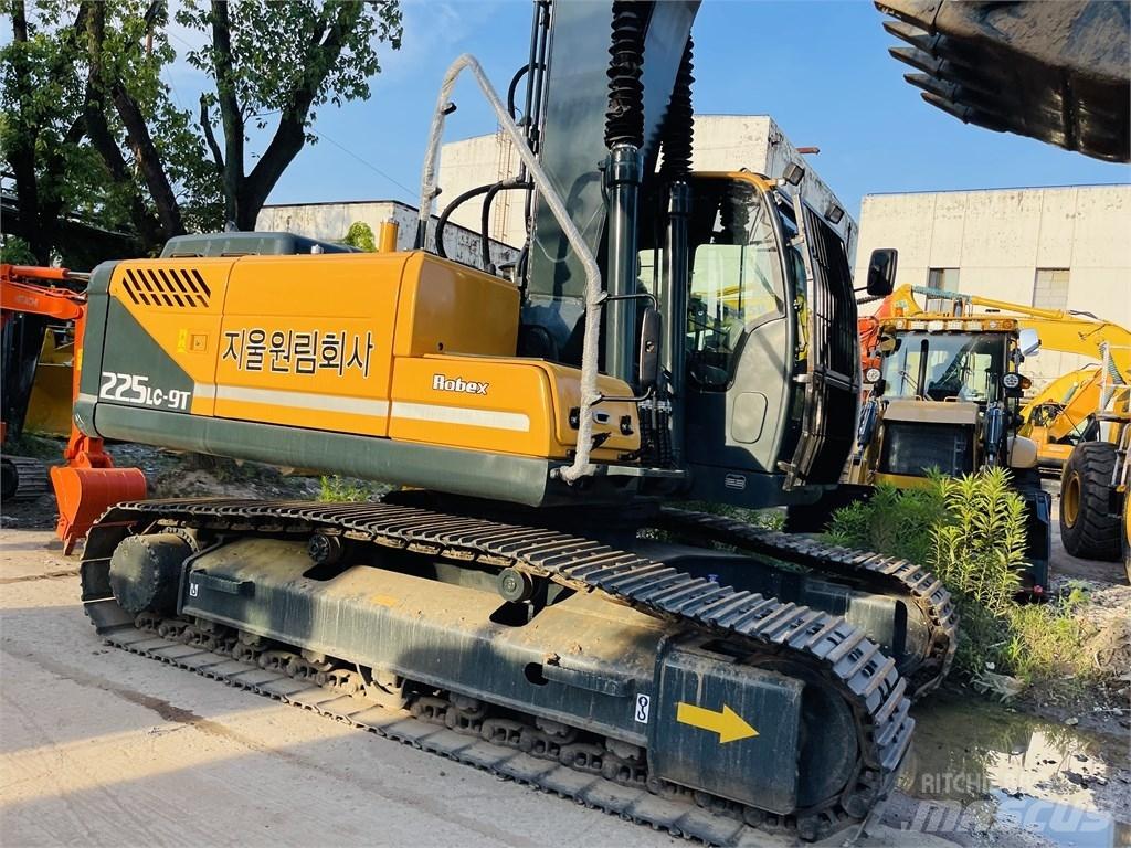 Hyundai 225 lc 9t Koparki gąsienicowe