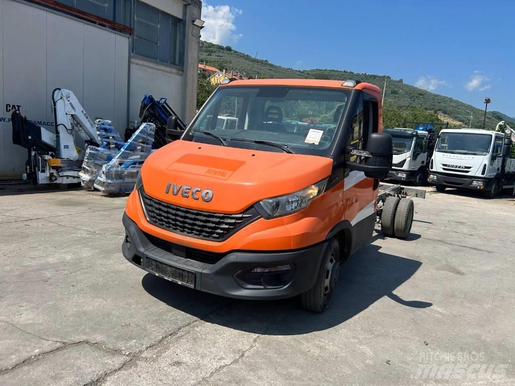 Iveco Daily 35-140 Samochody ciężarowe ze skrzynią zamkniętą