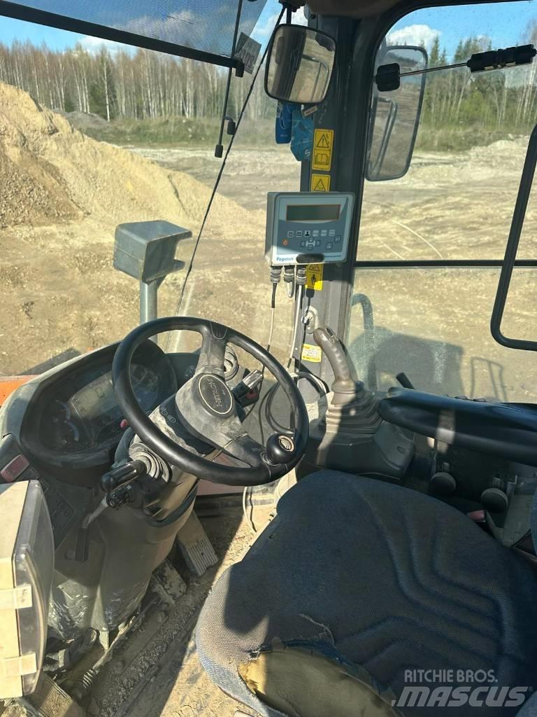Hitachi ZW 250 Ładowarki kołowe