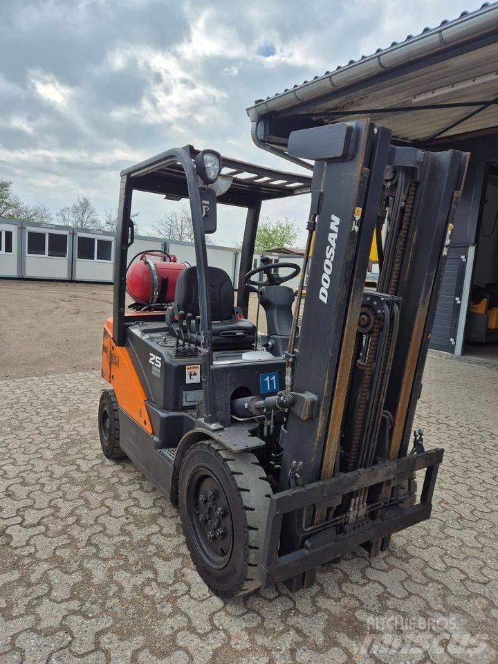 Doosan G 25 P-7 Maszyny budowlane - Inne
