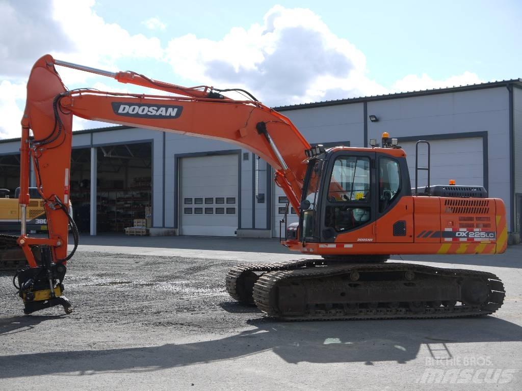 Doosan DX 225 LC-3 Koparki gąsienicowe