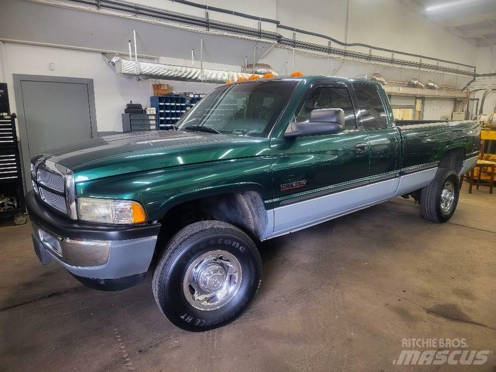 Dodge 2500 SLT Inne