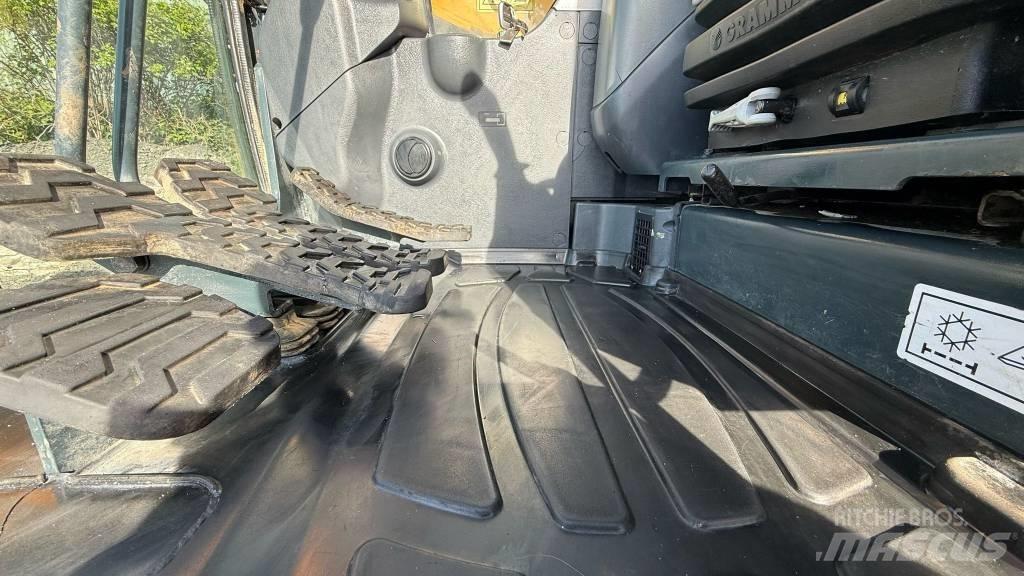 Hyundai HX 130 LCR Koparki gąsienicowe
