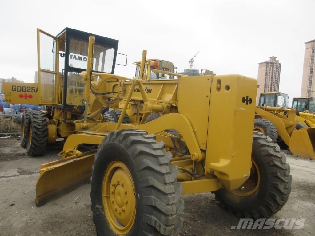 Komatsu GD 623 Równiarki