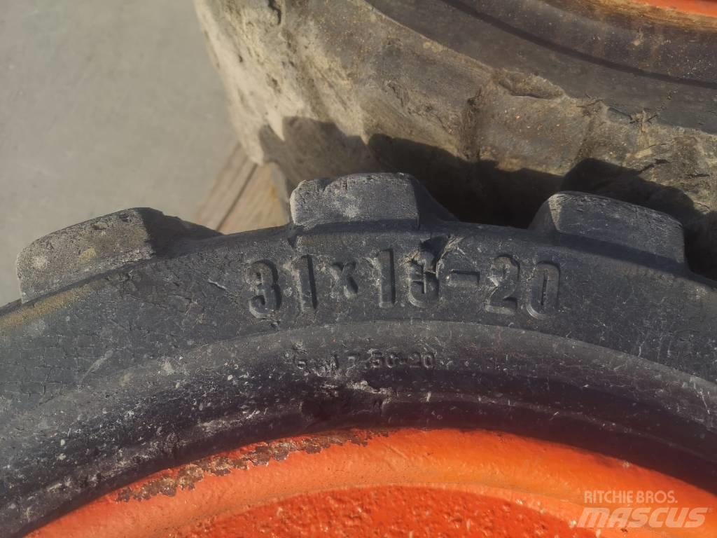 Trelleborg 31x10-20 Opony, koła i felgi