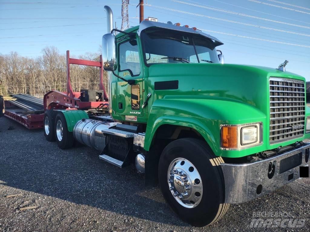 Mack CHU 613 Ciągniki siodłowe