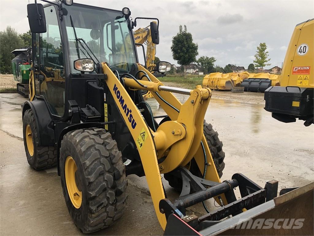 Komatsu WA70M-8 Miniładowarki