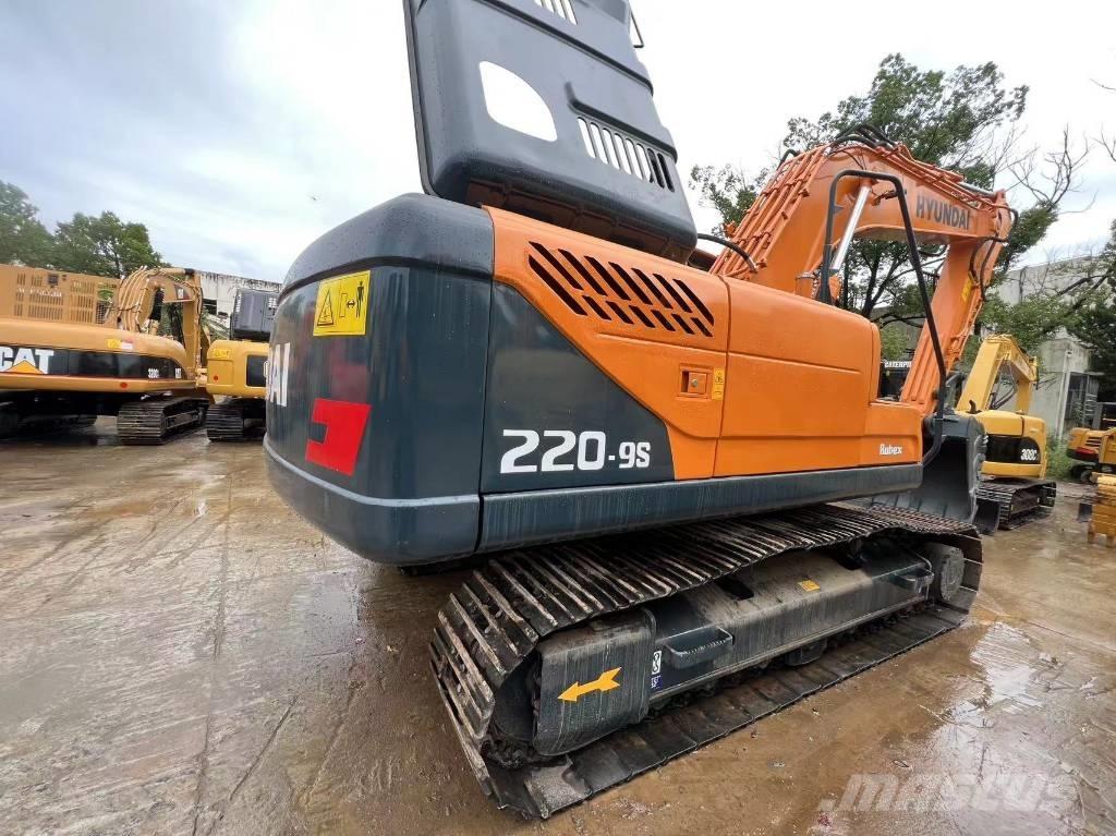 Hyundai 220 LC-9 Koparki gąsienicowe
