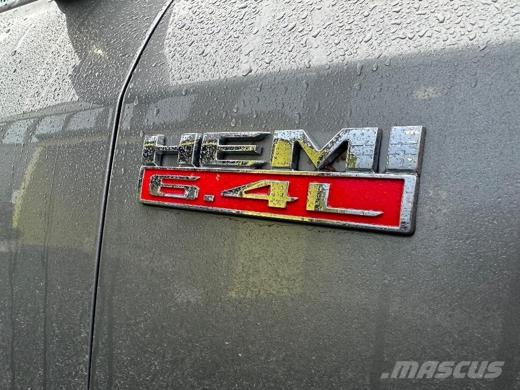 RAM 2500 Tradesman Pick-upy / Pojazdy z otwieranymi burtami