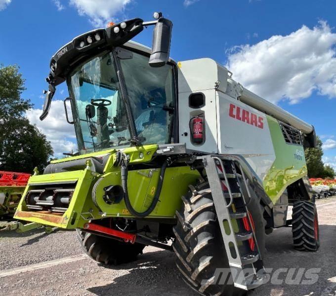 CLAAS TRION 640 Kombajny zbożowe