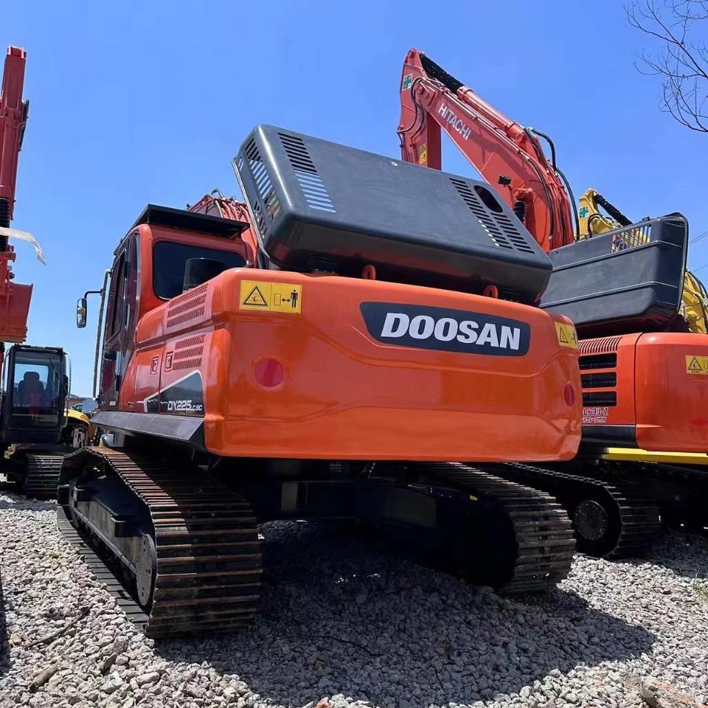 Doosan DX 225 LC Koparki gąsienicowe