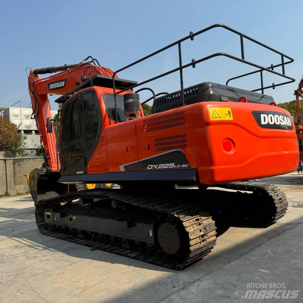 Doosan DX 225 LC Koparki gąsienicowe