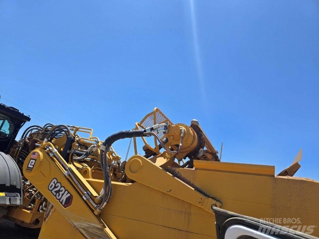 CAT 623K Skrobaki