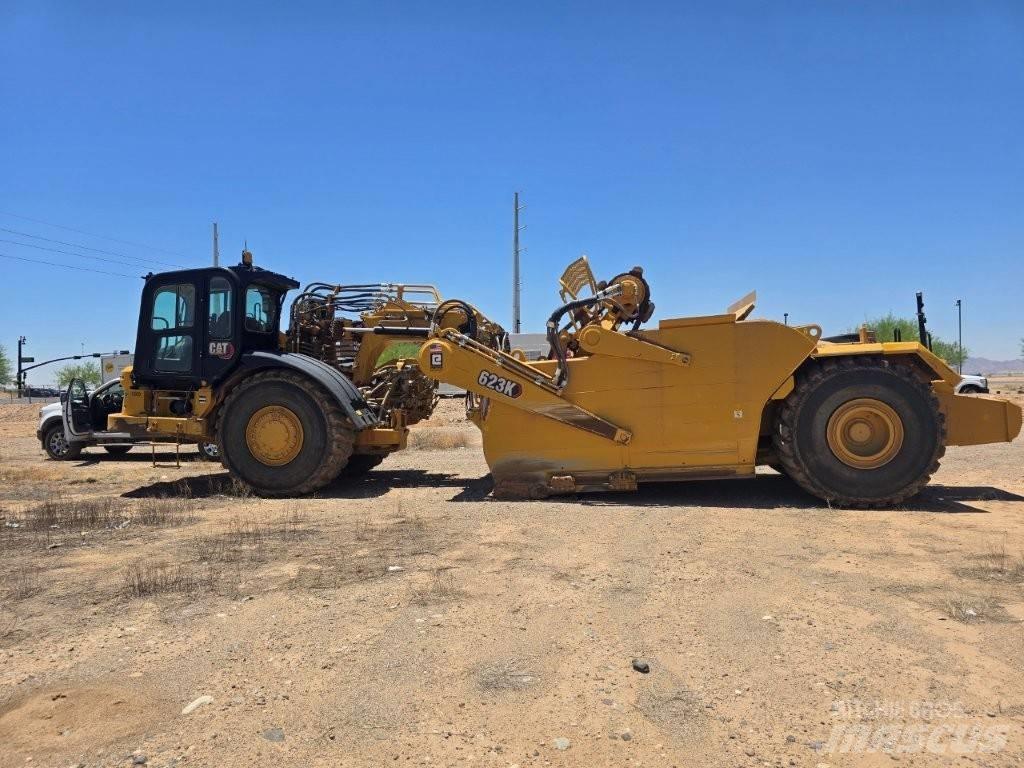 CAT 623K Skrobaki