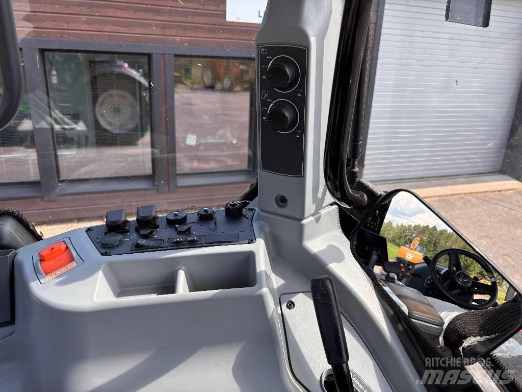 Valtra T 215 Versu Ciągniki rolnicze