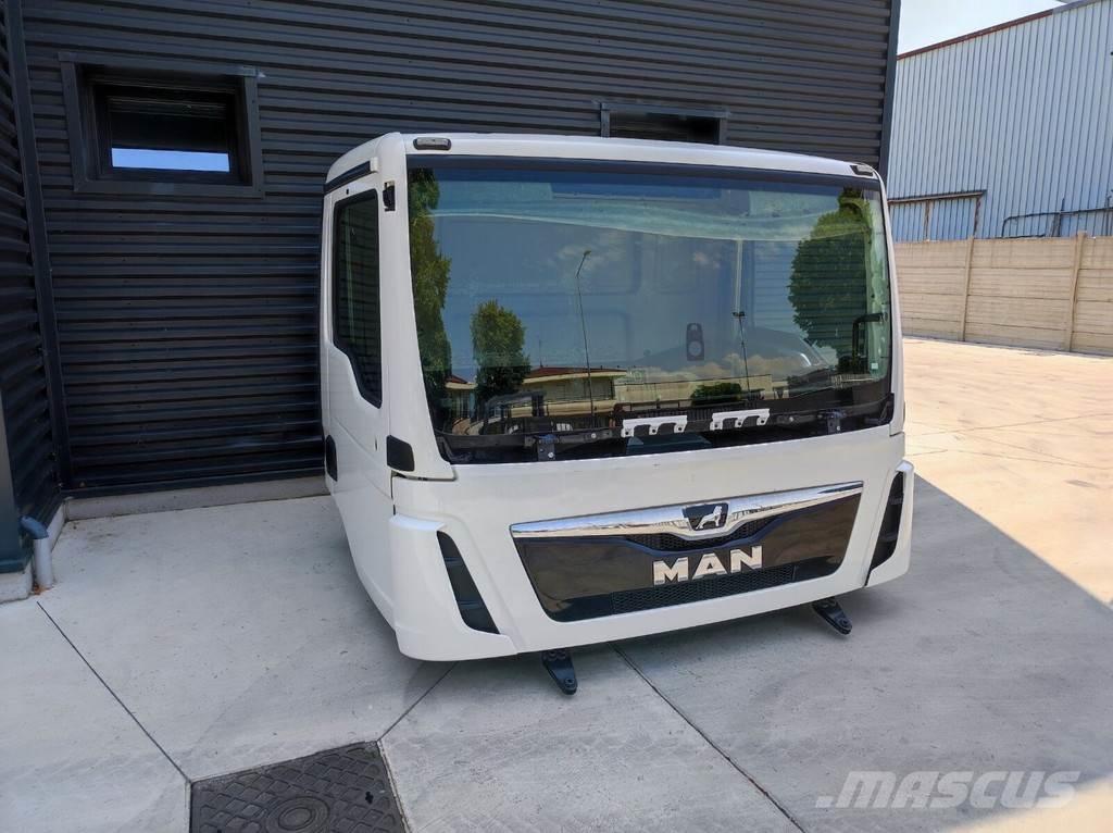 MAN DAY CAB Kabiny i wnętrze