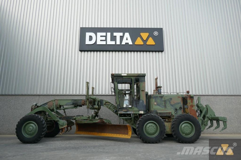 CAT 130G Ex-army Równiarki