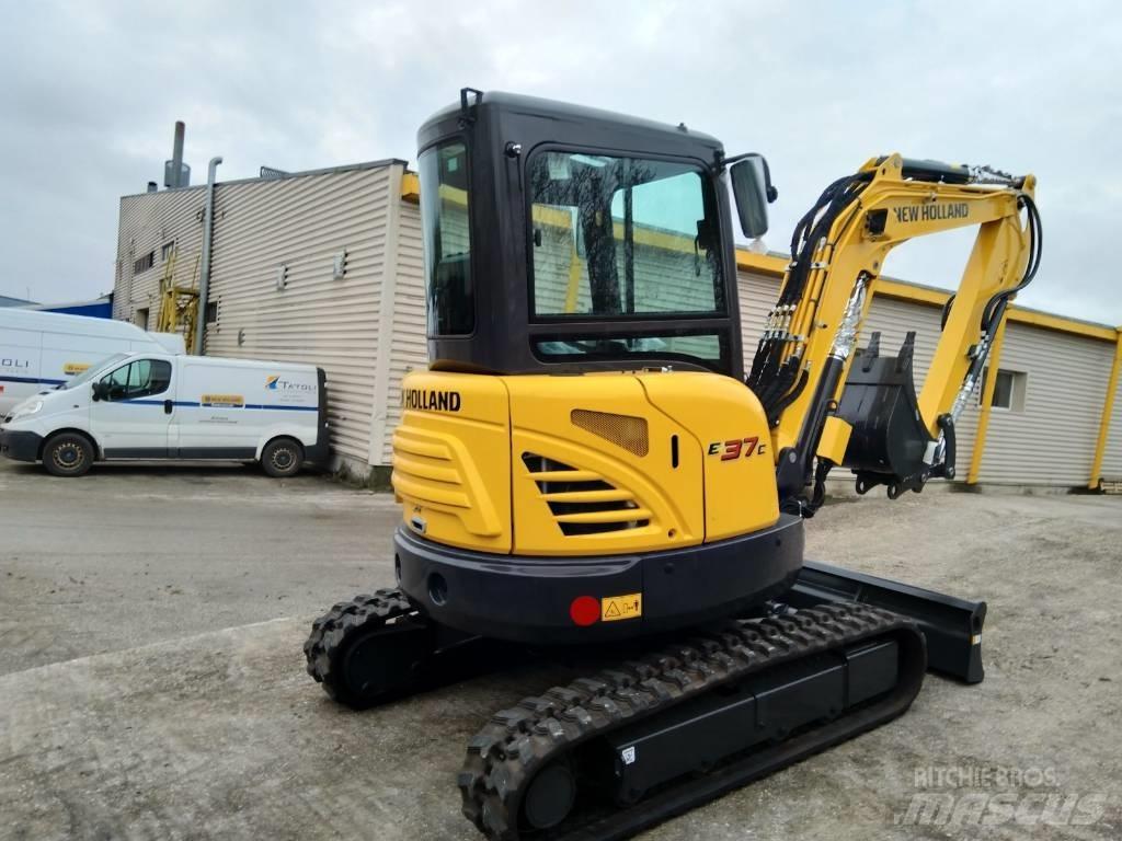 New Holland E37C Minikoparki