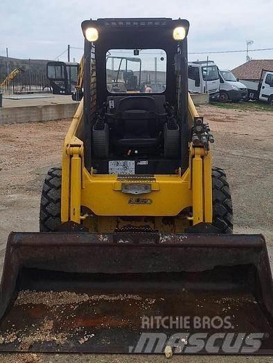 Komatsu SK815 Miniładowarki