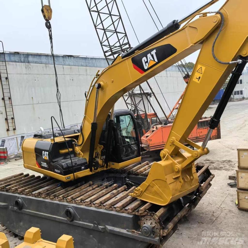 CAT 320 D Koparki pływające - amfibie