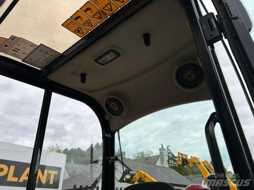 JCB 8026 CTS Minikoparki