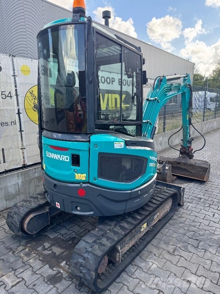 Sunward SWE 25 UF Minikoparki