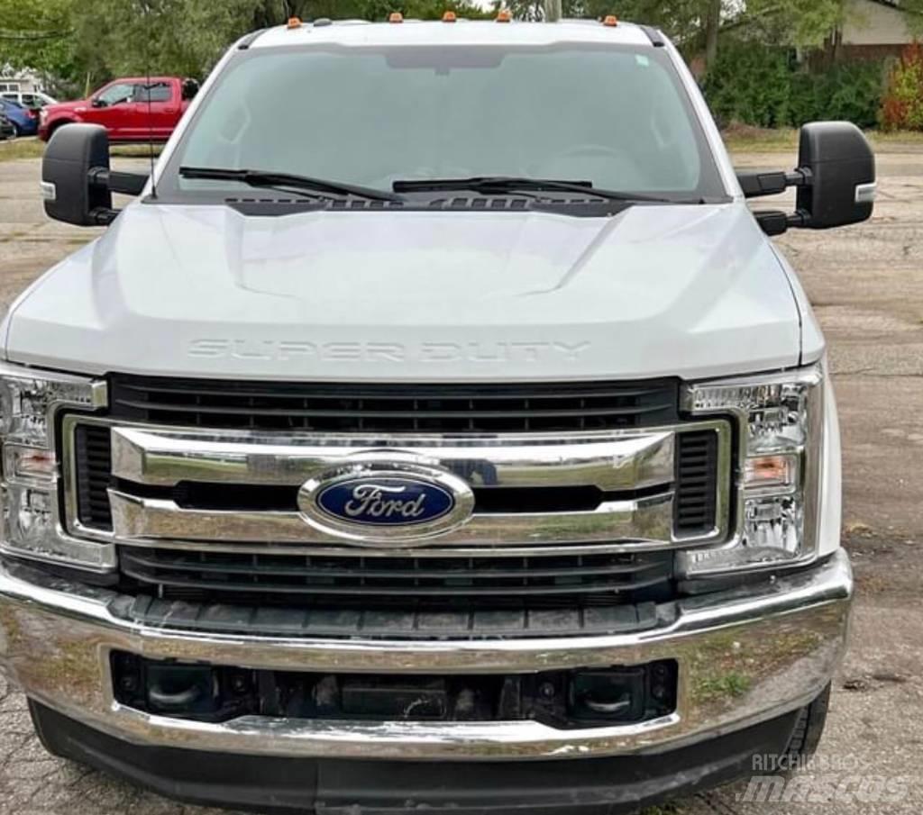 Ford F 350 XLT Inne