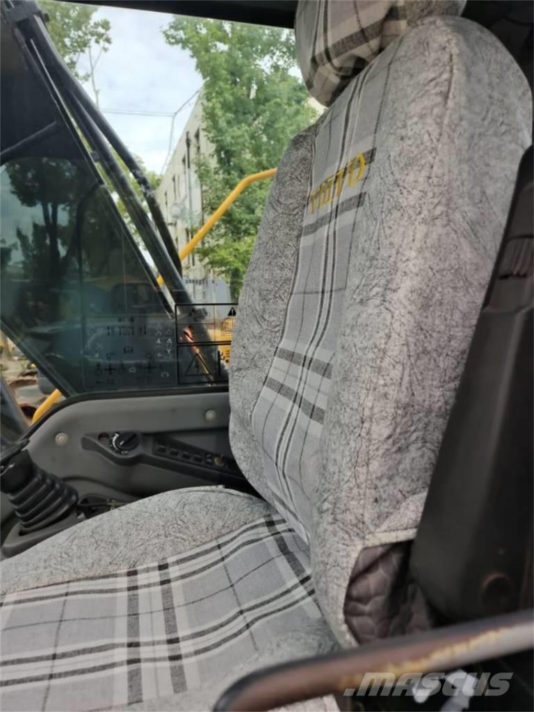 Volvo EC 140 B LC Koparki gąsienicowe