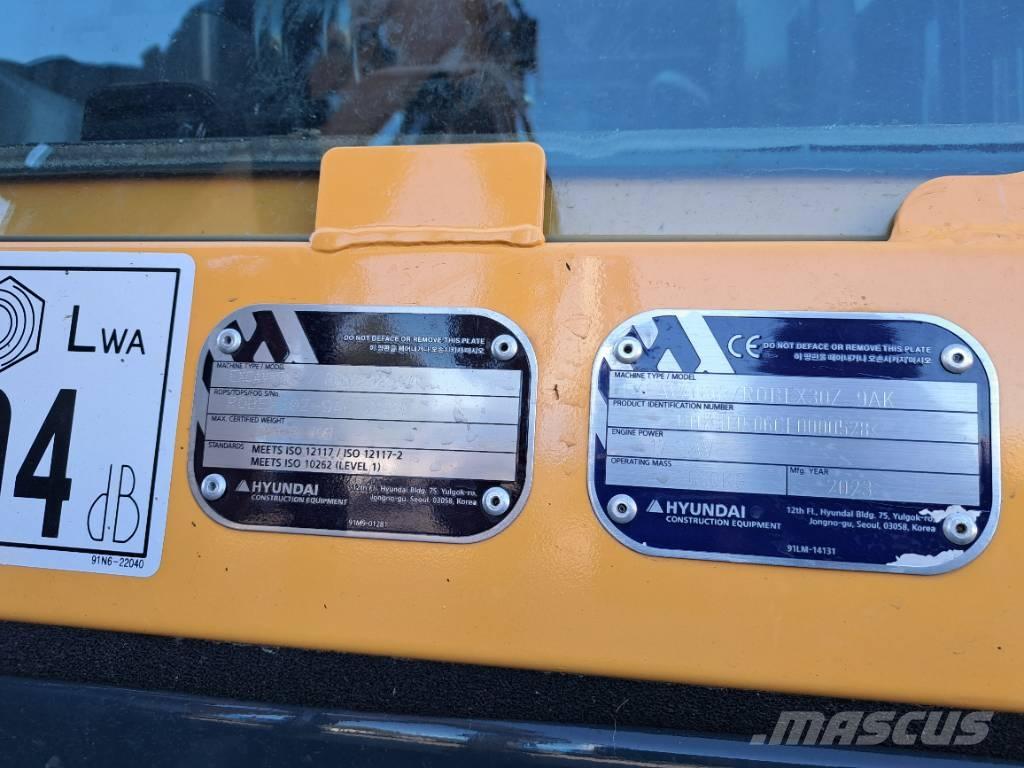 Hyundai R30 Z-9AK Minikoparki