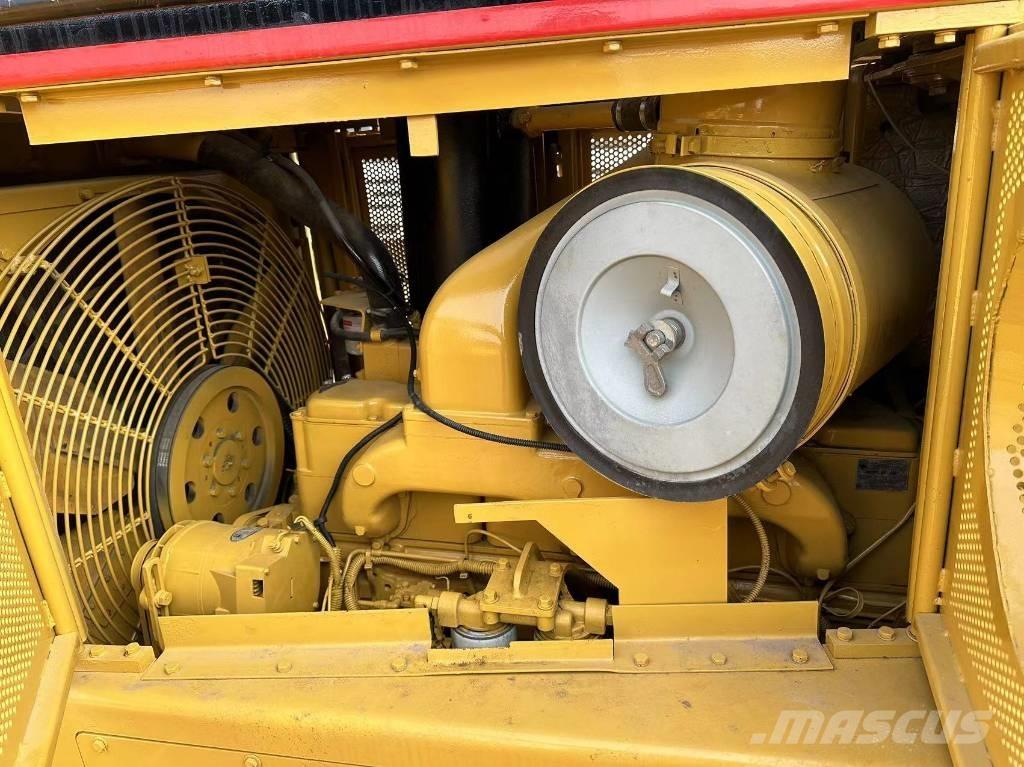 CAT D 8 R Spycharki gąsienicowe