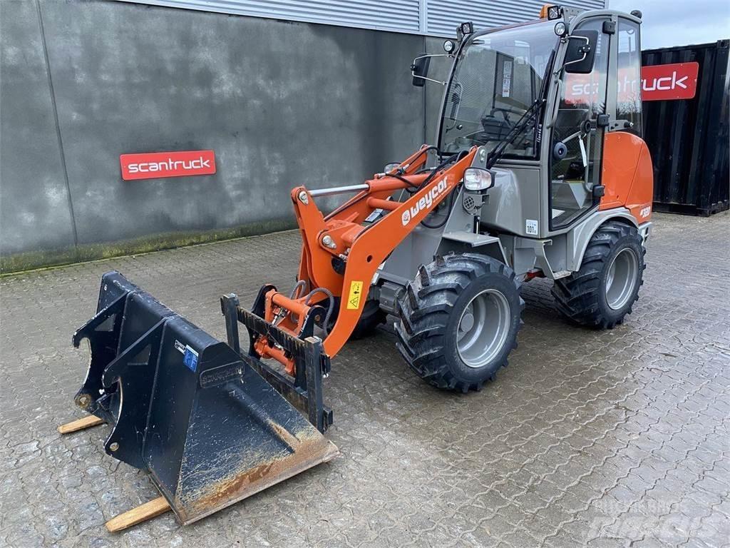 Weycor AR320 Cab Ładowarki wielofunkcyjne