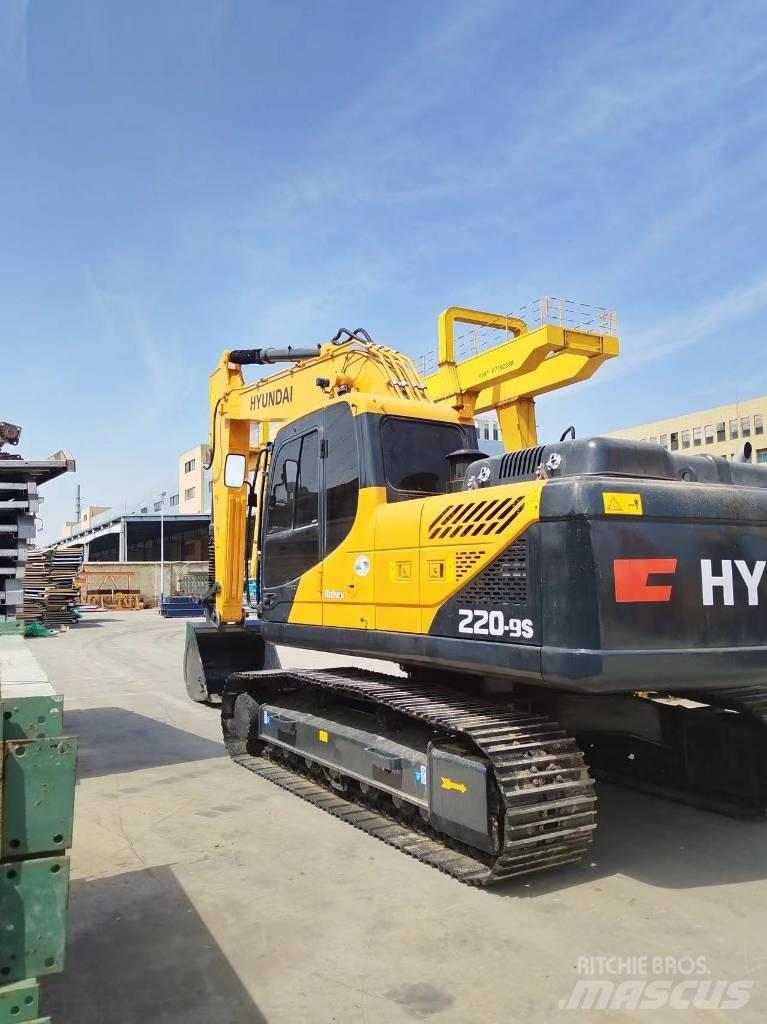 Hyundai R220LC-9S Koparki gąsienicowe