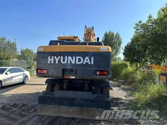 Hyundai 210W Koparki gąsienicowe