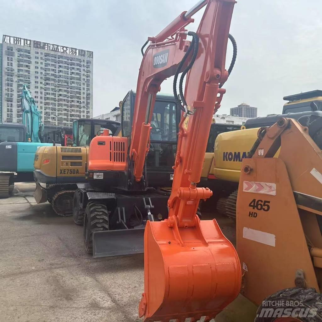 Doosan DX60W Koparki kołowe