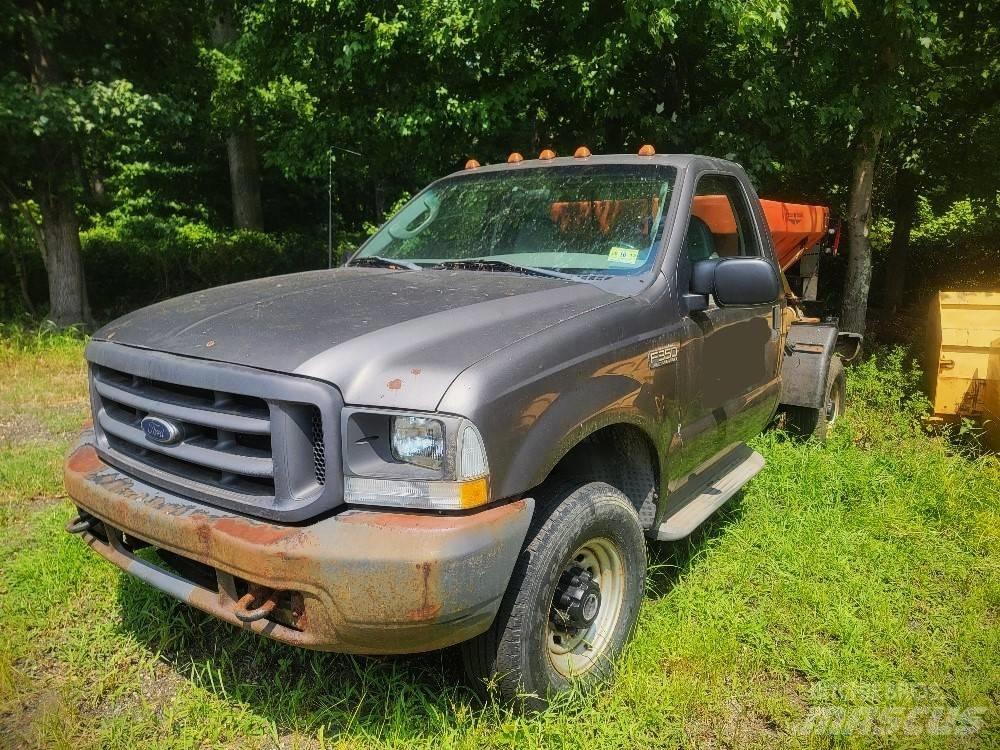 Ford F 350 Samochody ciężarowe ze skrzynią zamkniętą