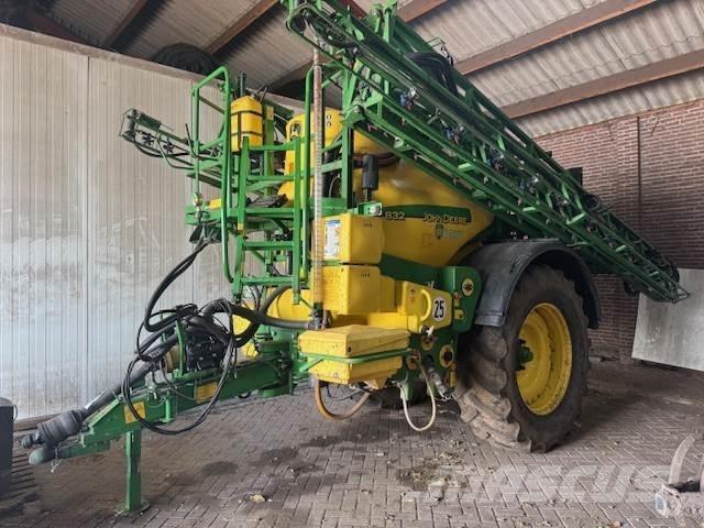 John Deere 832 Opryskiwacze samojezdne