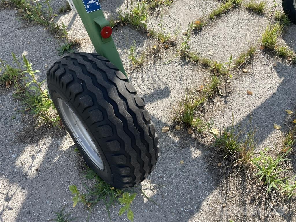 Krone Swadro 900 Zgrabiarki i przetrząsacze