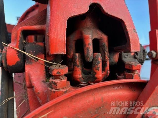 Kuhn GF 10601 TO Zgrabiarki i przetrząsacze